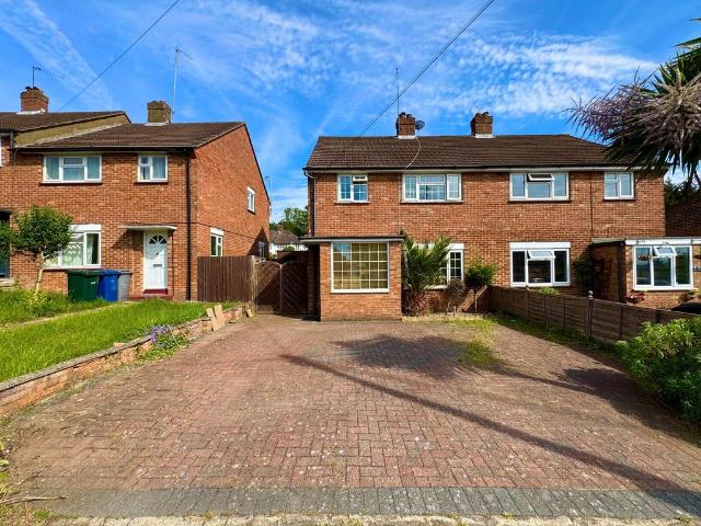 House for sale in Mill Hill, Greater London