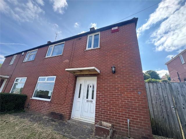 House for sale in Farnley, West Yorkshire