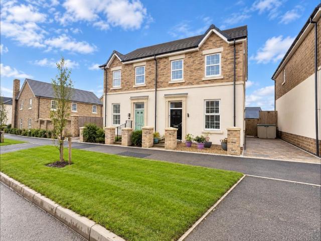 House for sale in Cherry Tree, Livesey