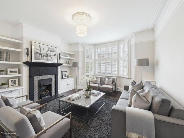 House for sale in Clewer Village, Windsor