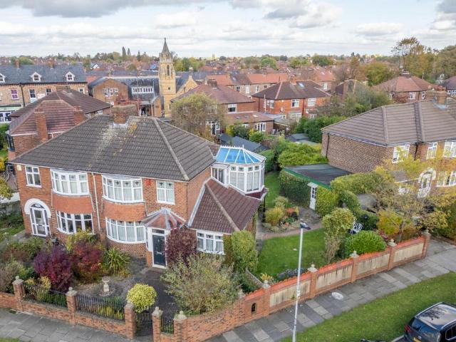 House for sale in High Field, York