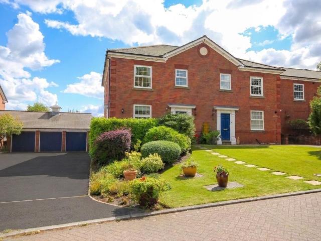 House for sale in Weaverham, Gorstage