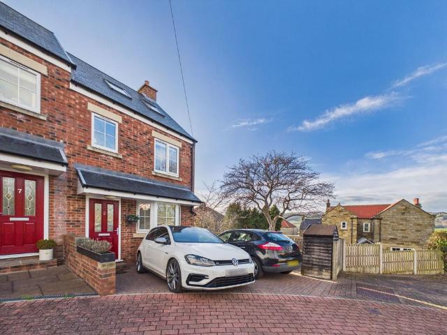 House for sale in Eskdaleside cum Ugglebarnby, North Yorkshire