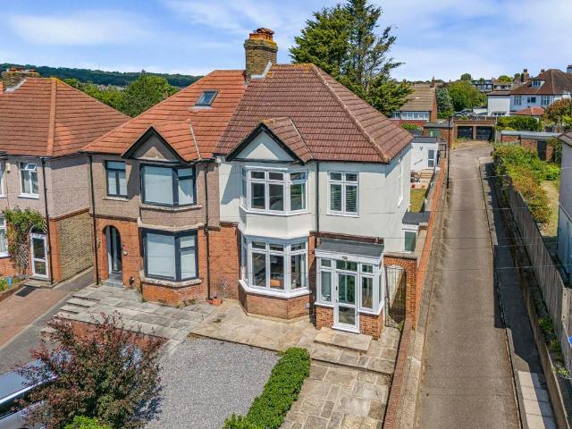 House for sale in Well Hall, Greater London