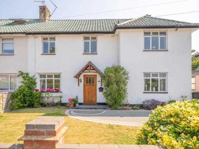 House for sale in Bushey