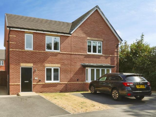 House for sale in Hatfield, South Yorkshire