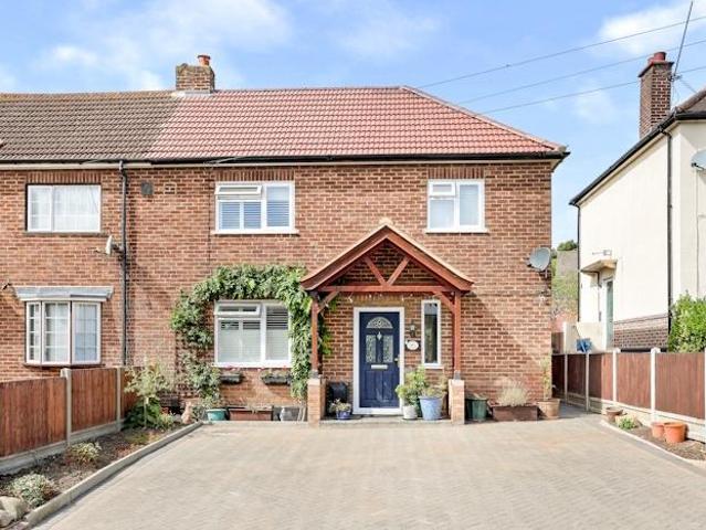 House for sale in Ivy Chimneys, Epping