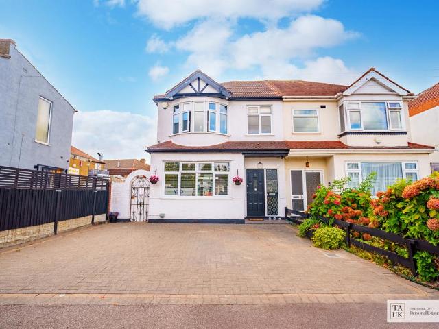 House for sale in London Borough of Havering, Greater London