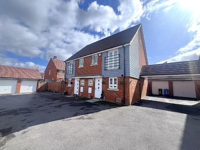 House for sale in Canford Heath, Foxholes