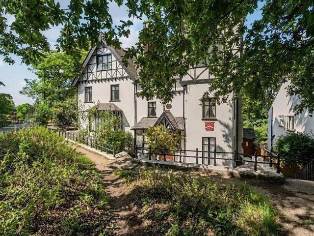 House for sale in Chislehurst, Greater London