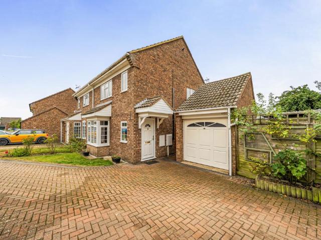 House for sale in Bengal, Greens Norton