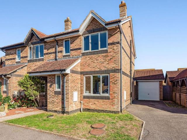 House for sale in Bracklesham, Chichester
