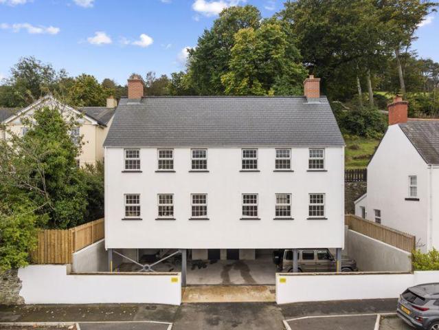 House for sale in Douglas, Scotland