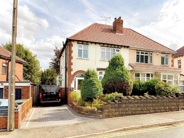 House for sale in Dixons Green, West Midlands