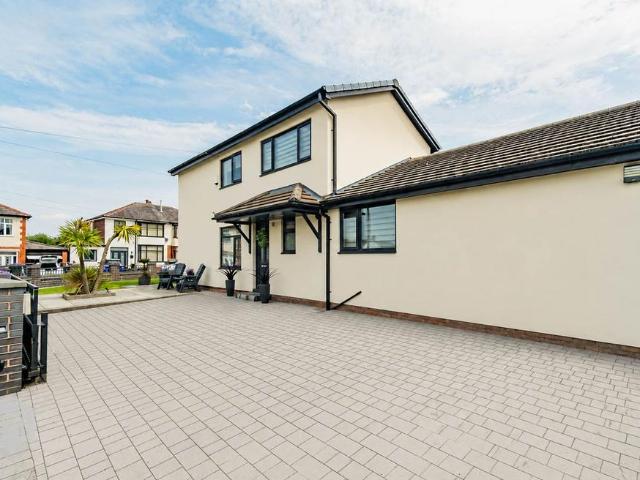 House for sale in Brandlesholme, Bury