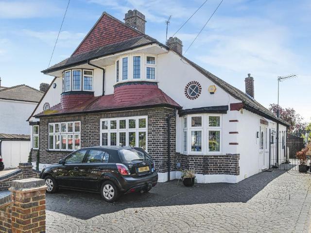 House for sale in Longlands, Greater London