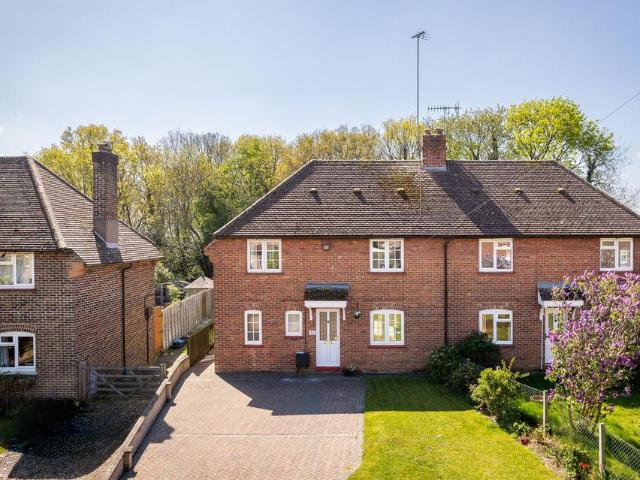 House for sale in Oxted, Hillview