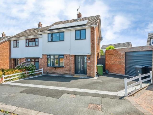 House for sale in Kettlebrook, Staffordshire