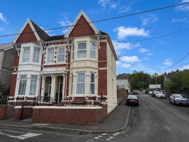House for sale in Cwmamman, Cwmaman