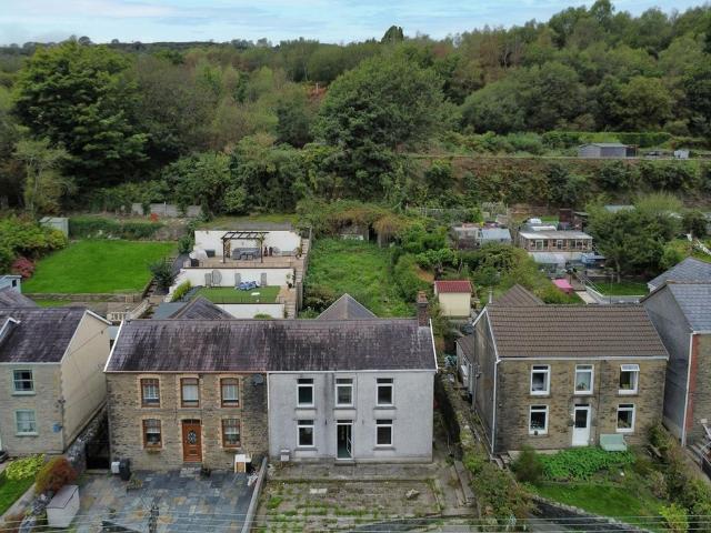 House for sale in Pontardawe, Trebanos
