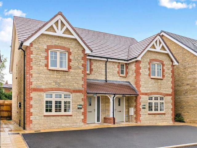 House for sale in Milborne Port, Henstridge