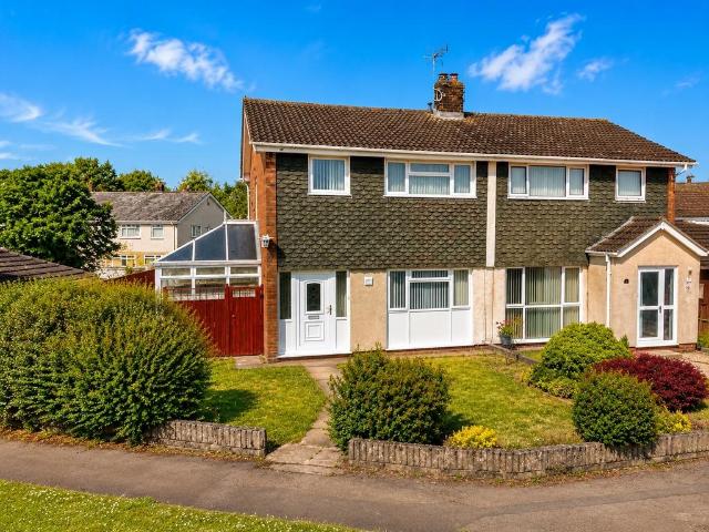 House for sale in Bromsberrow Heath, Gloucestershire