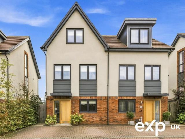 House for sale in Alverton, East Midlands