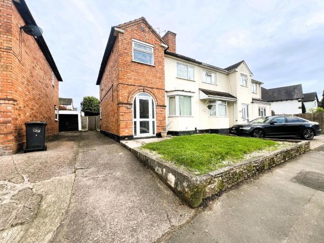 House for sale in Aldersley, West Midlands
