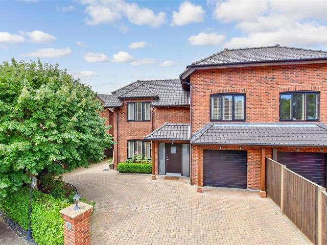 House for sale in Spring Vale, Hampshire