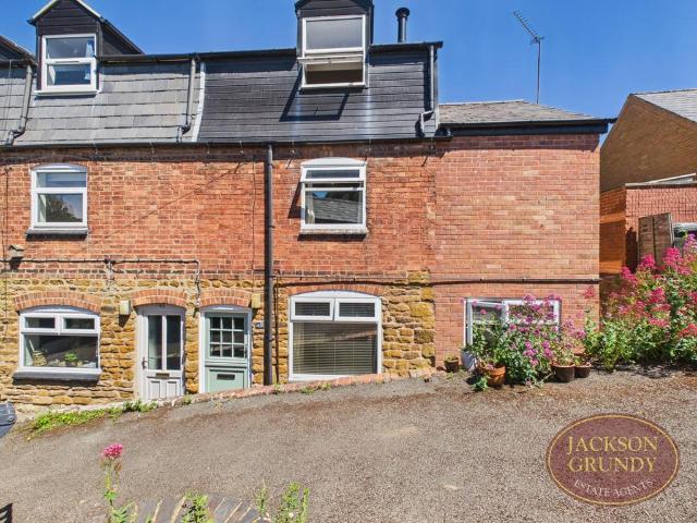 House for sale in Long Buckby, Northamptonshire