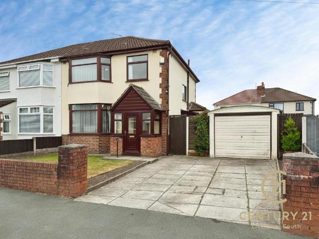 House for sale in Hunts Cross, Calderstones