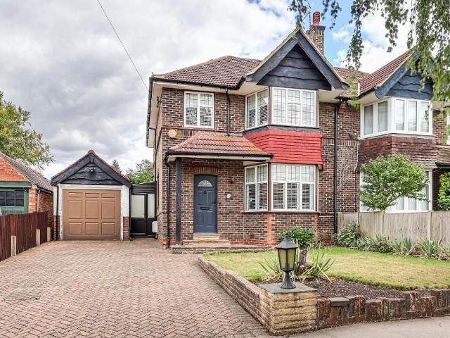 House for sale in London Borough of Croydon, Selsdon