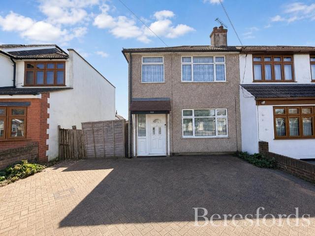 House for sale in Hornchurch, Greater London