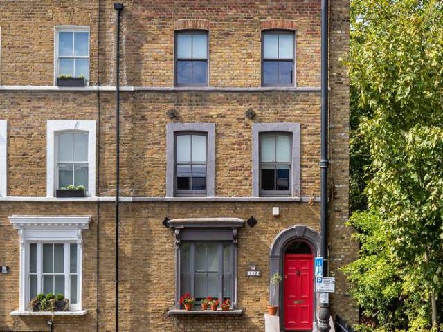 House for sale in Mile End, Greater London