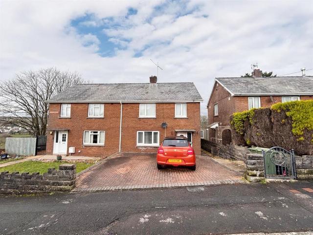 House for sale in Pontyates, Wales
