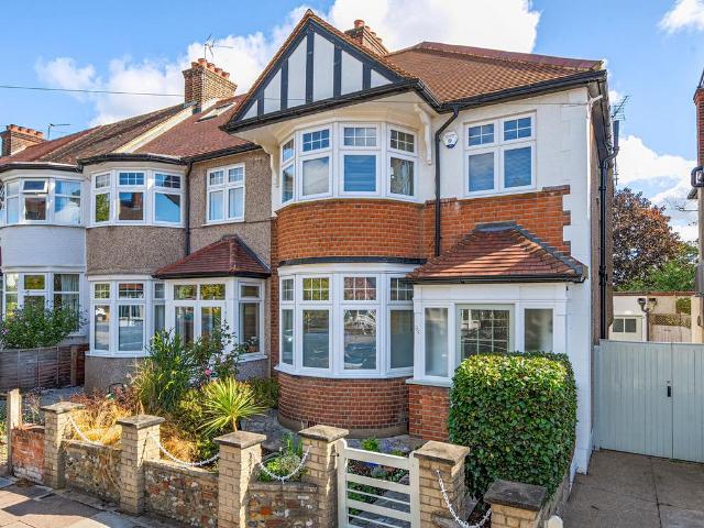 House for sale in Brondesbury Park, Greater London
