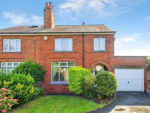House for sale in Ossett, West Yorkshire