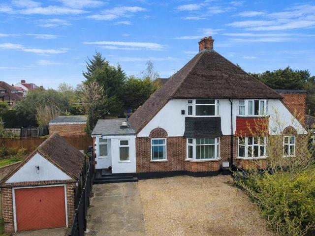 House for sale in Pinner, Greater London