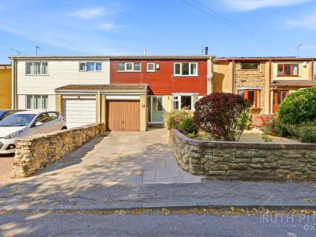House for sale in Upton, West Yorkshire
