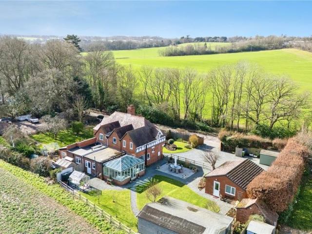 House for sale in Green Close, Warwickshire