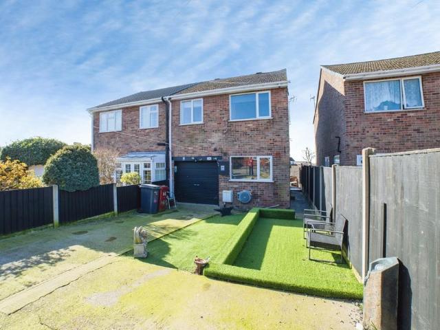 House for sale in Elmton, East Midlands