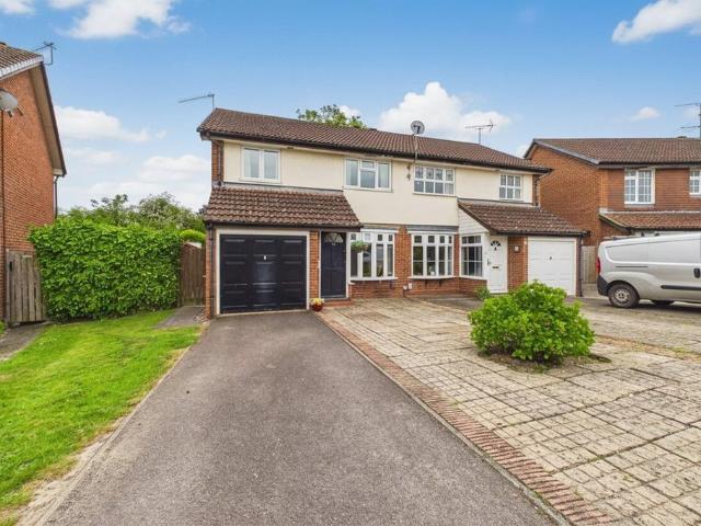 House for sale in Emmbrook, Wokingham