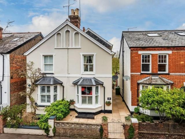 House for sale in Pachesham Park, Surrey