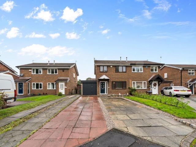 House for sale in Oakwood