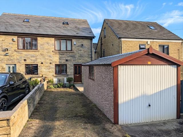 House for sale in Halifax, Calderdale