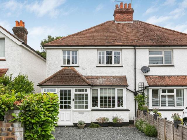 House for sale in Pachesham Park, Surrey