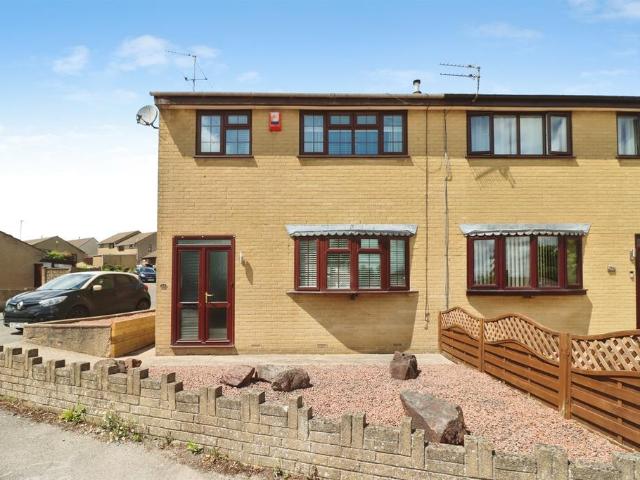 House for sale in Kingswood