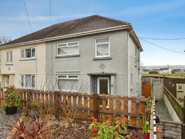 House for sale in Llandybie, Penybanc