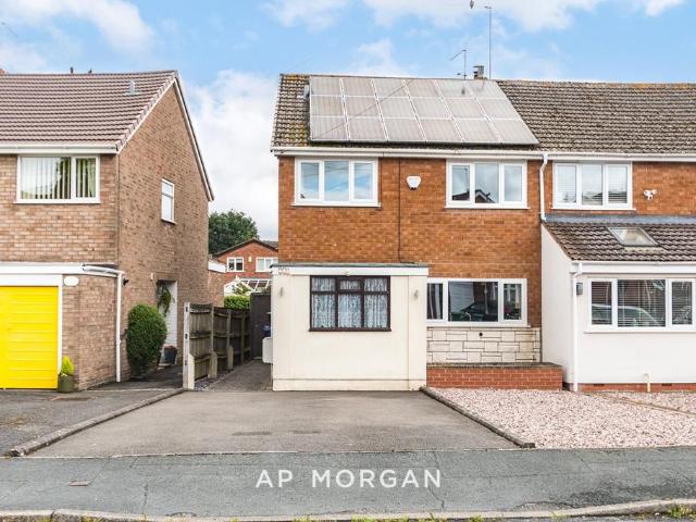 House for sale in Stourbridge, West Midlands