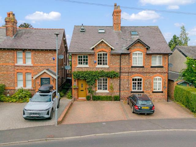 House for sale in Grappenhall, Warrington